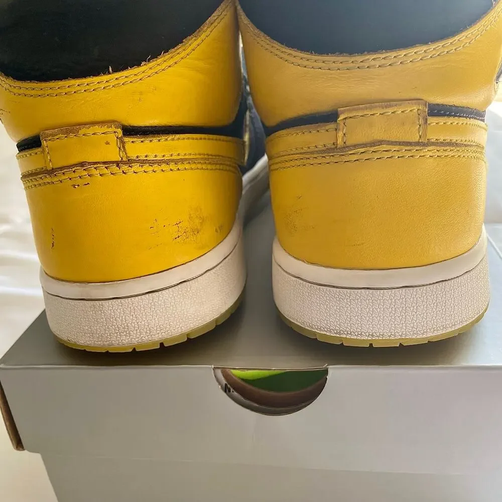 Nike Air Jordan 1 Mid SE New Love Mens Sneakers Size 9